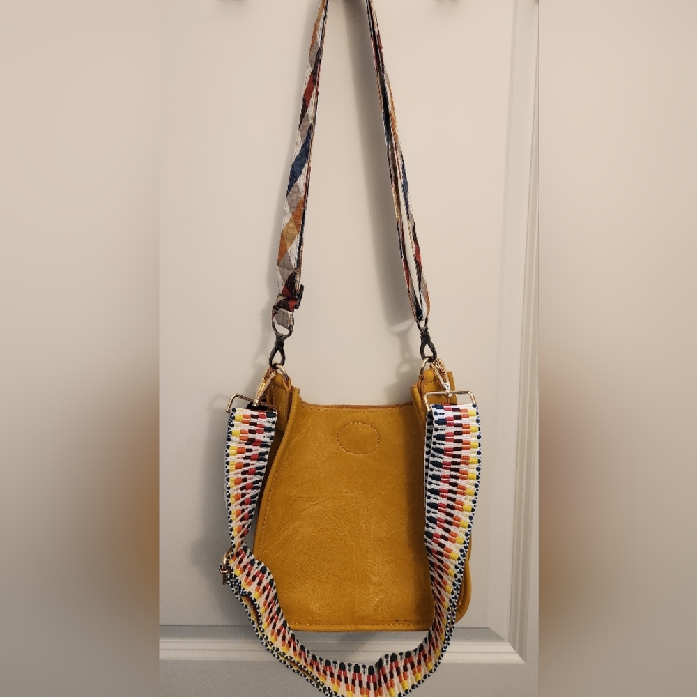 Ah Dorned Crossbody - Picture 1 of 4
